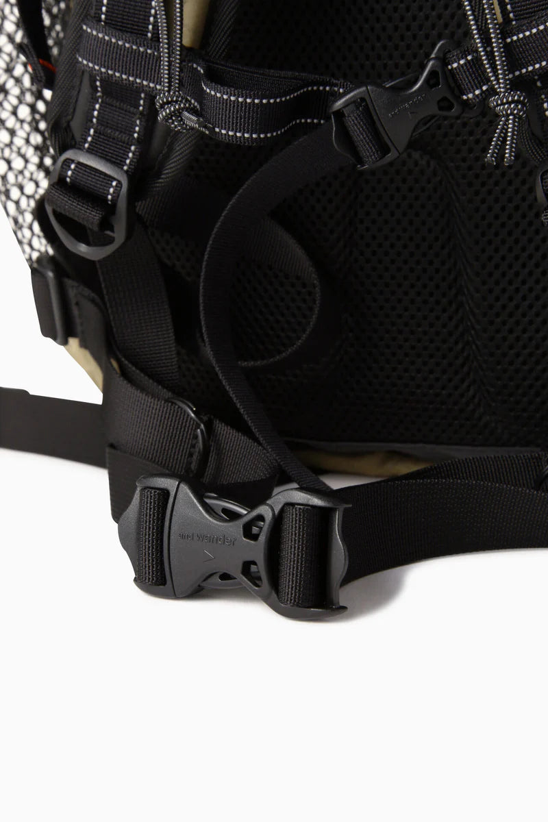 and wander / ECOPAK 30L backpack