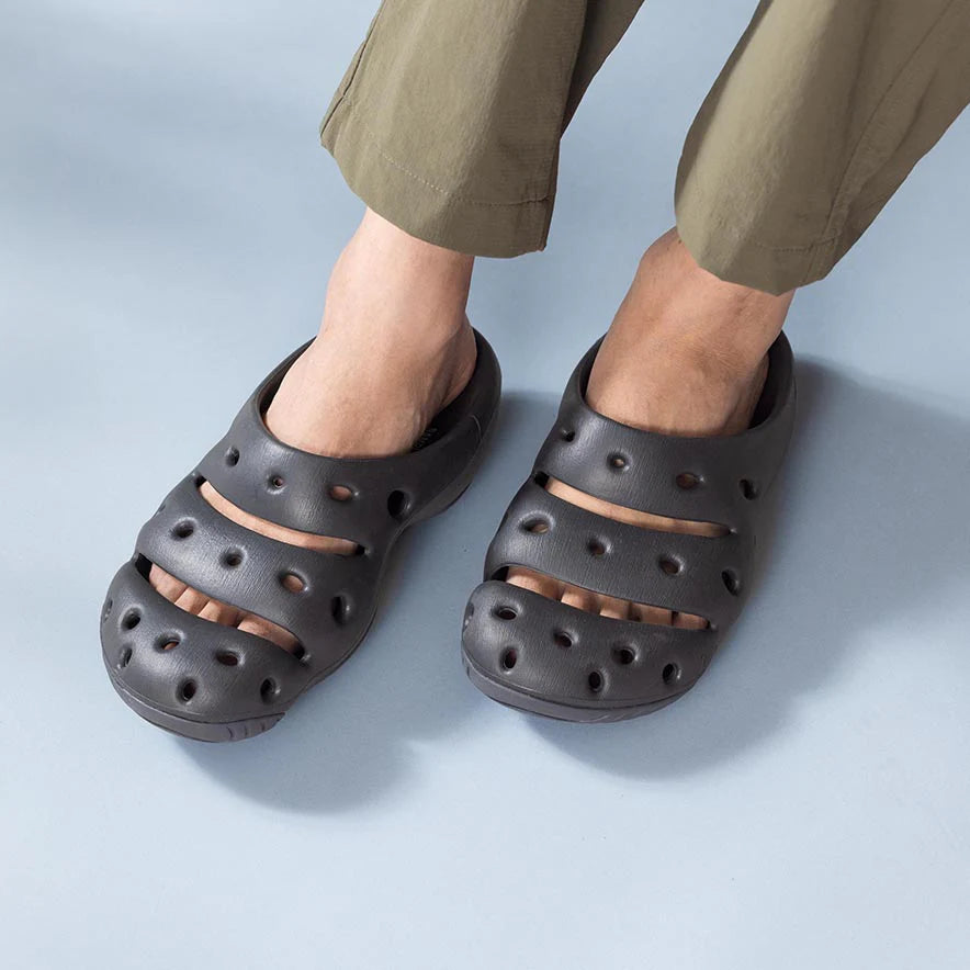 KEEN / YOGUI – NorMo Ayase Garage｜アウトドアファッション・バッグ
