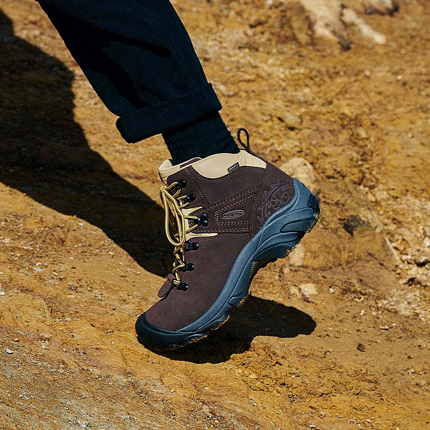 KEEN / MENS PYRENEES KEEN x MOUNTAIN RESEARCH