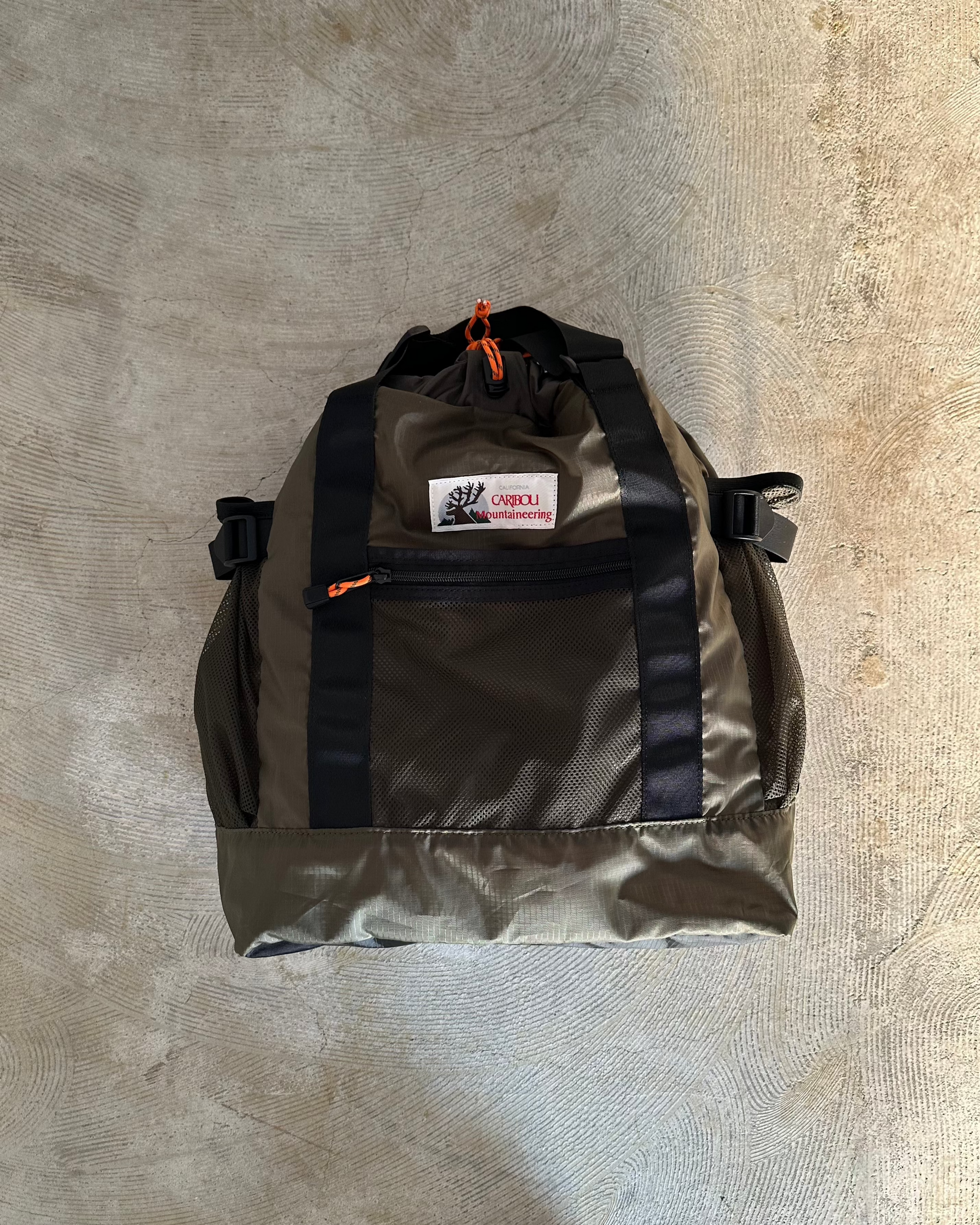 CARIBOU MOUNTAINEERING / LIGHT WEIGHT PACK TOTE　OLIVE