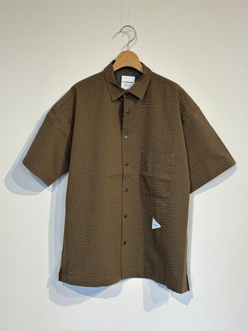 and wander / dry soft seersucker SS shirt