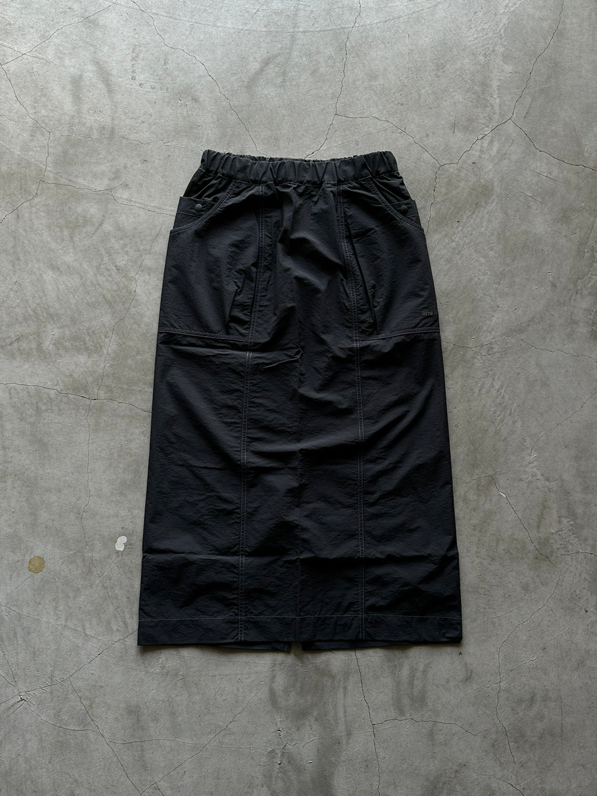 and wander / crinkled nylon skirt(W)