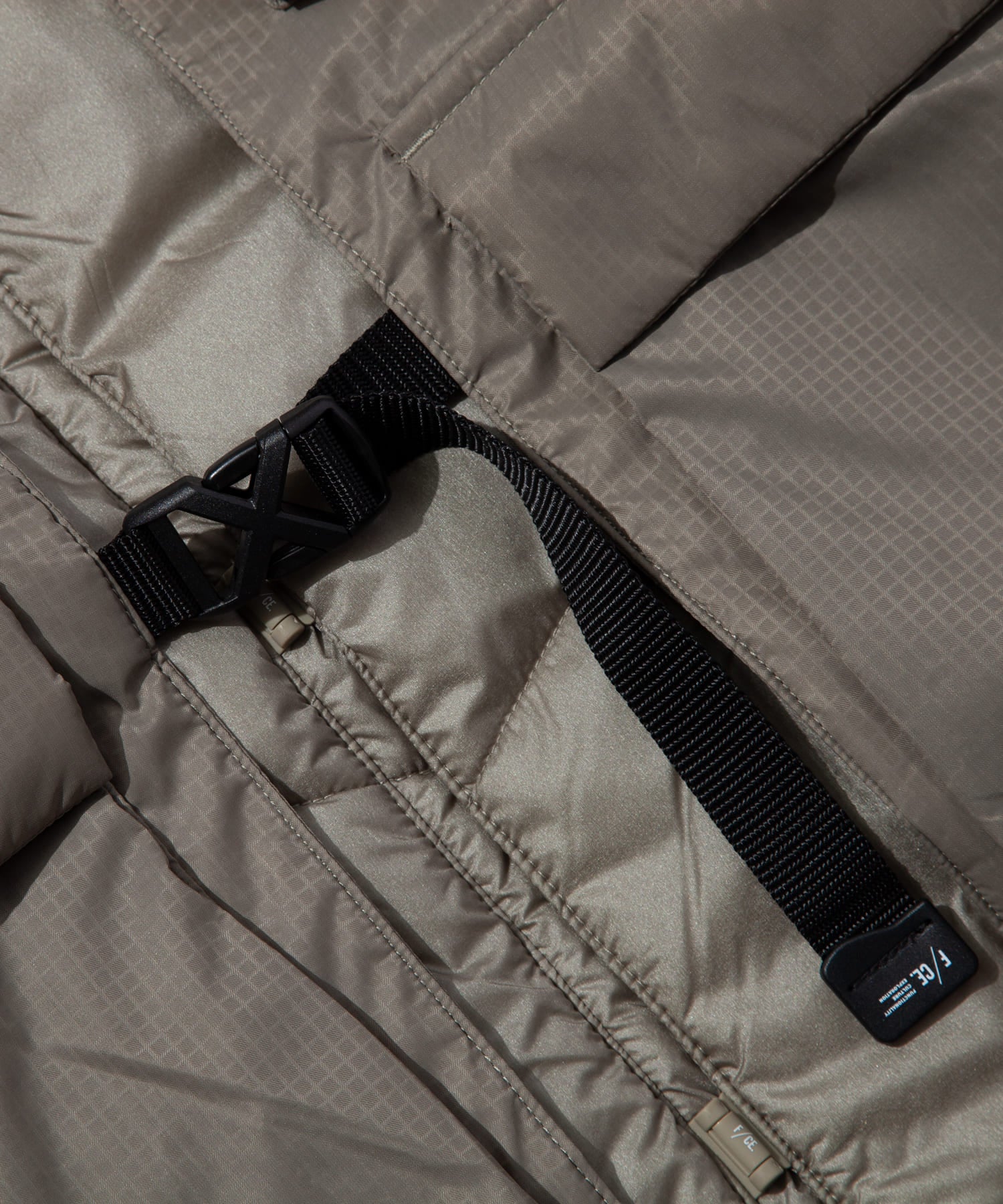 F/CE. / DETACHABLE SLEEVE PADDING JK