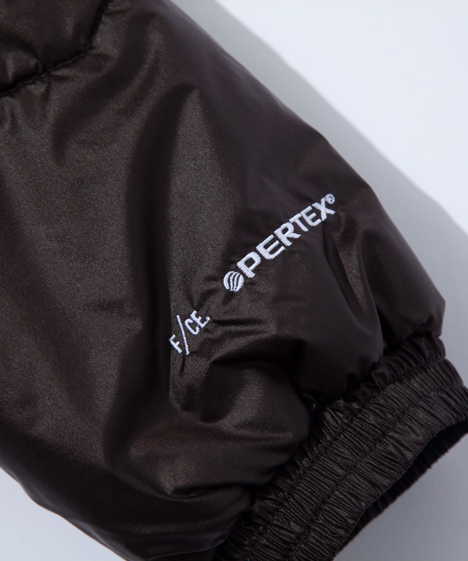 F/CE. / DETACHABLE SLEEVE PADDING JK