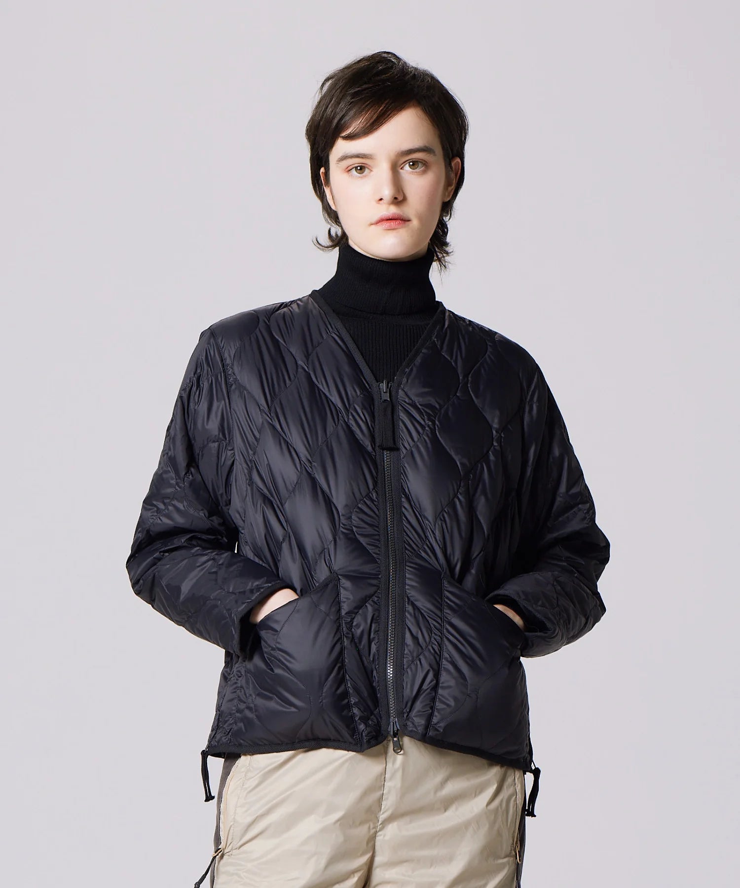 TAION / REVERSIBLE "VETJAN" DOWN JACKET